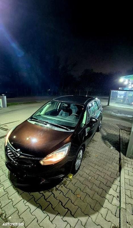 Culoaremaro Second-hand 2017 Opel Zafira Cosmo Monovolum | 7.700 EUR (Preț bun) - Imagine 1/4