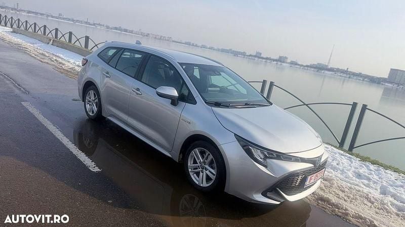 Second-hand Toyota Corolla Business Edition 122 CP (89 kW) 2021 Culoareargint Break