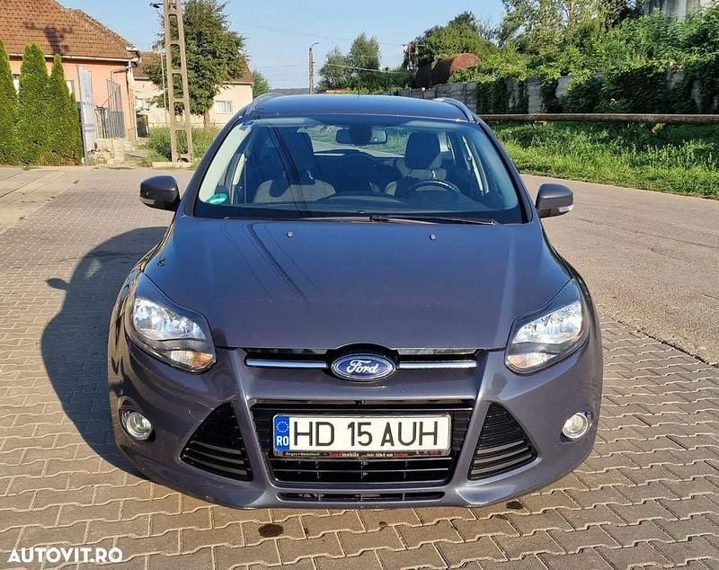 Culoarealbastru Utilizat 2014 Ford Focus Titanium Break | 4.600 EUR (Super Preț) - Imagine 1/4