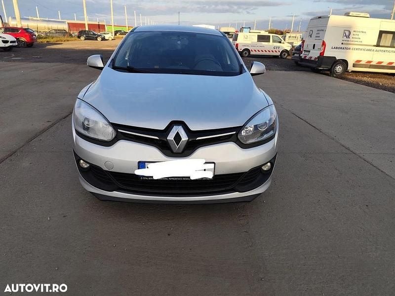 Culoareargint Utilizat 2015 Renault Mégane III Expression Hatchback | 5.200 EUR (Preț bun) - Imagine 1/4