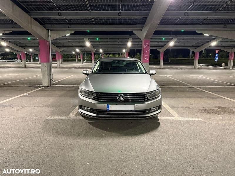 Gri Utilizat 2015 VW Passat Berlinǎ | 9.500 EUR (Preț OK) - Imagine 1/4