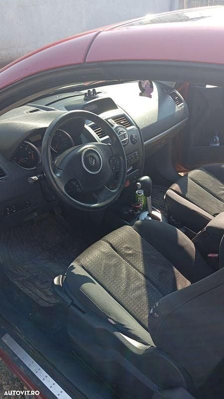 Second-hand Renault Mégane II Privilege 110 CP (80 kW) 2006 Culoarerosu Cabrio