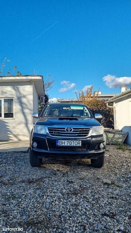 Second-hand Toyota HiLux Comfort 144 CP (105 kW) 2011 Negru Pickup