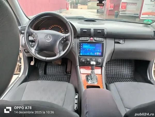 Second-hand Mercedes C220 125 CP (91 kW) 2004 Bej Berlinǎ