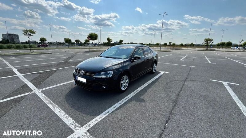Negru Utilizat 2011 VW Jetta Trendline Berlinǎ | 4.999 EUR (Preț OK) - Imagine 1/4