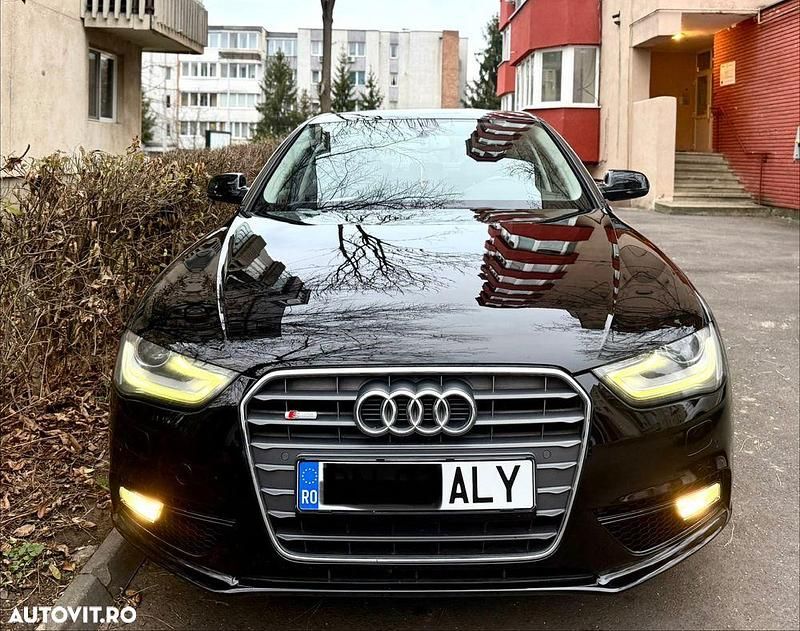 Culoarenegru Utilizat 2013 Audi A4 Berlinǎ | 8.990 EUR (Preț OK) - Imagine 1/4