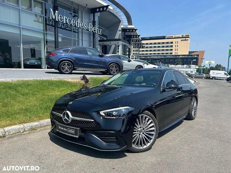 Culoarenegru Utilizat 2024 Mercedes C300 Berlinǎ | 55.990 EUR (Preț OK) - Imagine 1/4