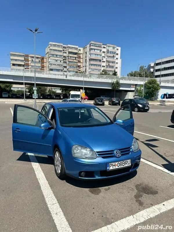 Albastru Utilizat 2004 VW Golf V Hatchback | 2.750 EUR (Preț OK) - Imagine 1/4