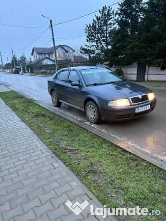 Gri Utilizat 2008 Skoda Octavia Berlinǎ | 1.500 EUR (Super Preț) - Imagine 1/4