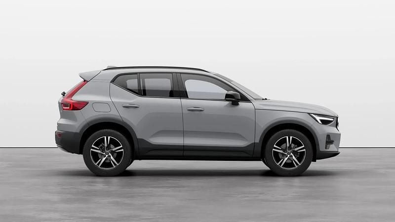 ["vapour grey"] Nouă 2025 Volvo XC40 Plus SUV | 44.395 EUR - Imagine 1/4