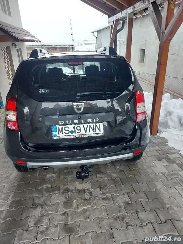 Second-hand Dacia Duster 110 CP (80 kW) 2017 Negru Hatchback