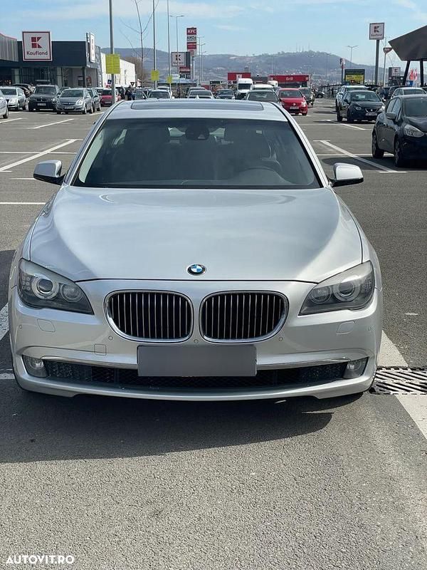 Culoareargint Utilizat 2009 BMW 730 Comfort Edition Berlinǎ | 11.500 EUR - Imagine 1/4