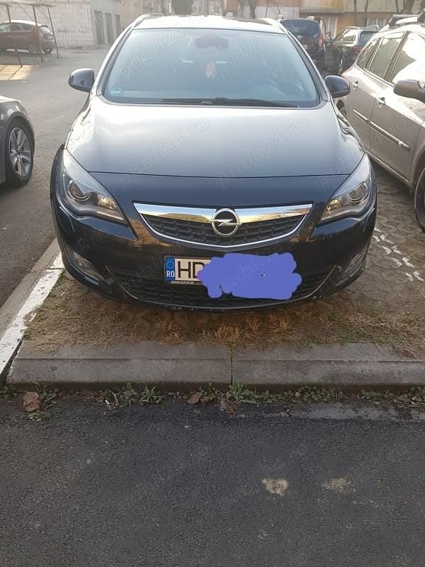 Second-hand Opel Astra 125 CP (91 kW) 2011 Negru Break