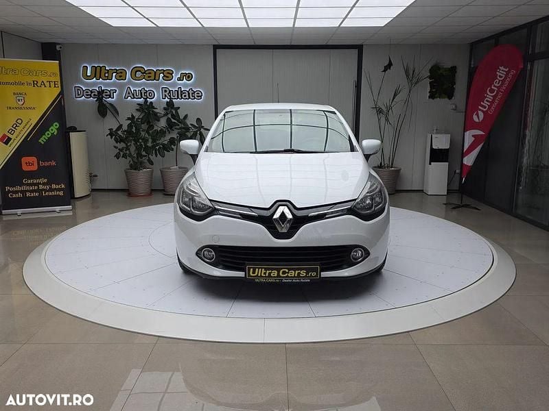 Culoarealb Utilizat 2015 Renault Clio IV Life Hatchback | 5.950 EUR (Preț OK) - Imagine 1/4