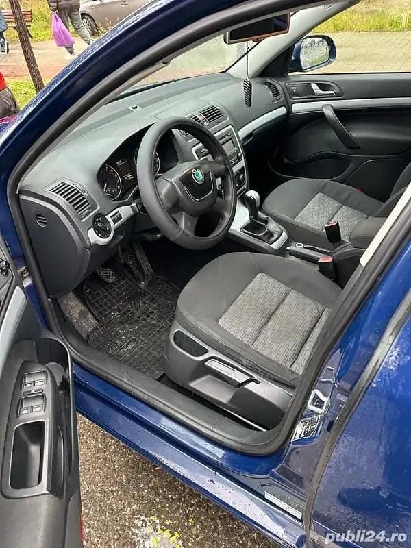 Utilizat 2011 Skoda Octavia Break | 2.650 EUR (Preț bun) - Imagine 1/3