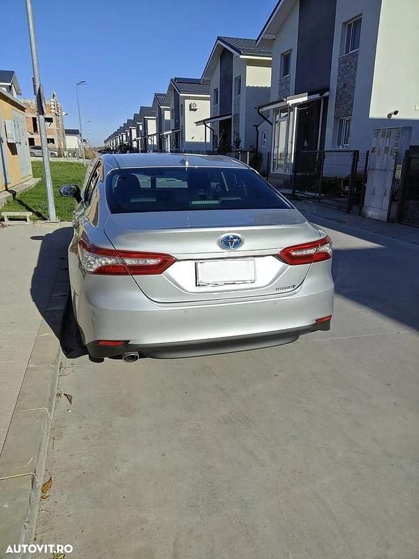Second-hand Toyota Camry 218 CP (160 kW) 2019 Culoareargint Berlinǎ