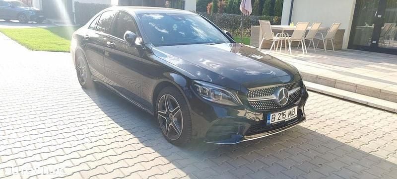 Culoarenegru Utilizat 2021 Mercedes C220 Berlinǎ | 30.250 EUR (Preț OK) - Imagine 1/4