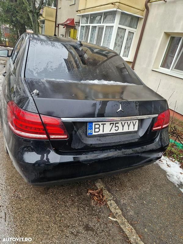 Second-hand Mercedes E200 Elegance 136 CP (100 kW) 2014 Culoarenegru Berlinǎ