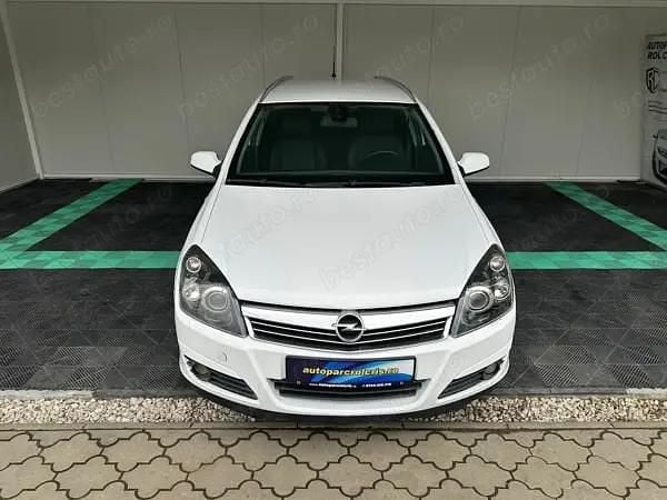 Second-hand Opel Astra 150 CP (110 kW) 2009 Alb Break