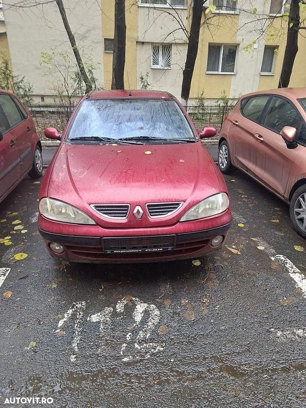 Second-hand Renault Mégane II Expression 110 CP (80 kW) 2003 Culoarerosu Berlinǎ