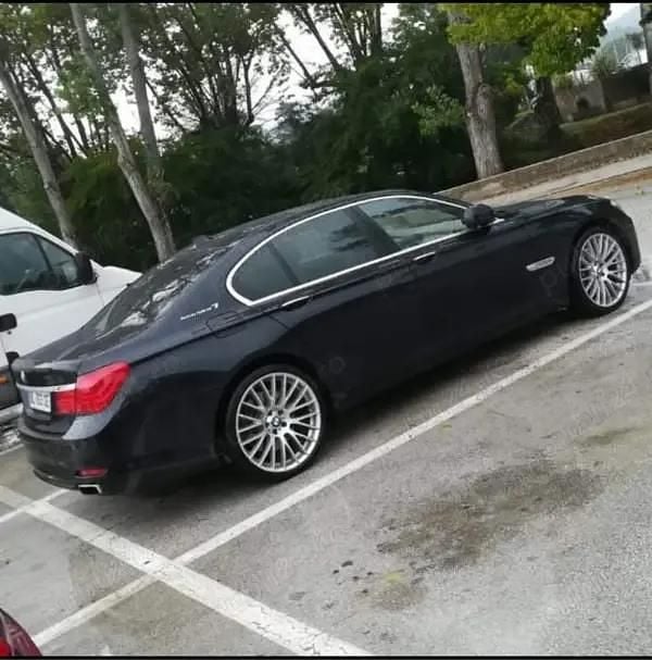 Negru Utilizat 2011 BMW 750 Berlinǎ | 10.000 EUR - Imagine 1/1