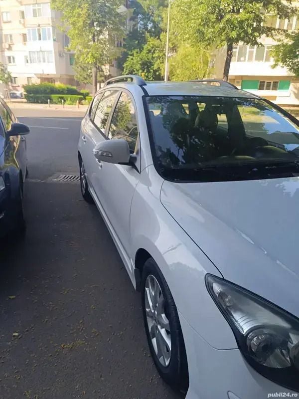 Utilizat 2011 Hyundai i30 Hatchback | 3.600 EUR (Preț OK) - Imagine 1/4