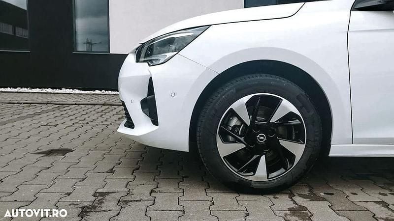 Second-hand Opel Corsa-e 100 kW (136 CP) 2022 Culoarealb Hatchback