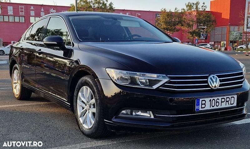 Culoarenegru Utilizat 2017 VW Passat Comfortline Berlinǎ | 13.500 EUR (Preț bun) - Imagine 1/4