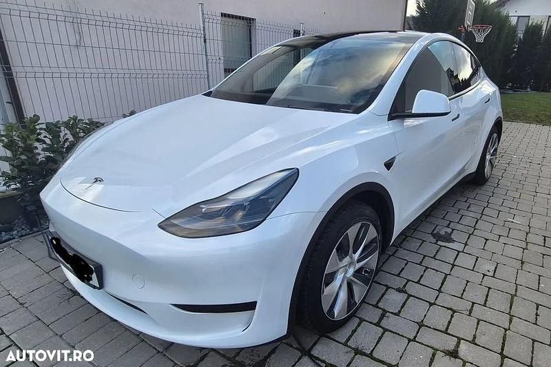 Second-hand Tesla Model Y 150 kW (204 CP) 2022 Culoarealb SUV