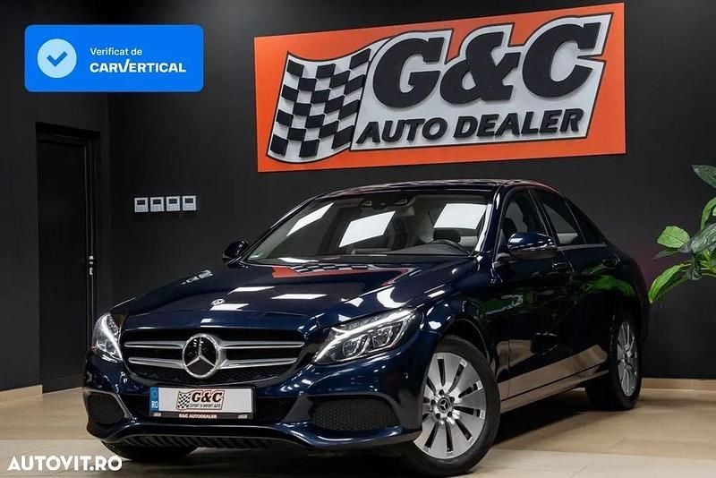 Culoarealbastru Utilizat 2018 Mercedes C200 Exclusive Berlinǎ | 20.000 EUR (Preț bun) - Imagine 1/4