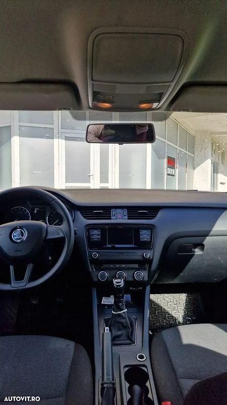 Second-hand Skoda Octavia Active 110 CP (80 kW) 2016 Culoarealb Berlinǎ