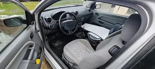 Second-hand Ford Fiesta 65 CP (47 kW) 2004 Gri Hatchback