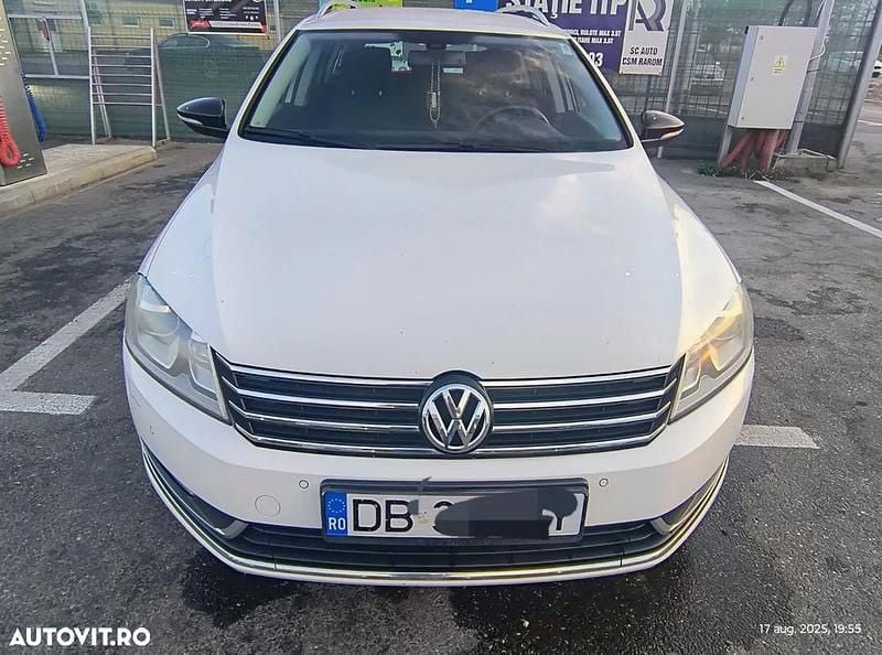 Culoarealb Utilizat 2014 VW Passat Break | 8.300 EUR (Preț OK) - Imagine 1/4