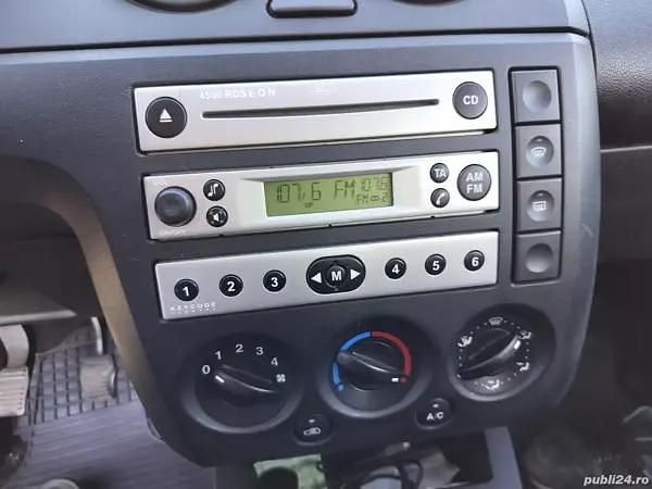 Second-hand Ford Fiesta 55 CP (40 kW) 2005 Hatchback