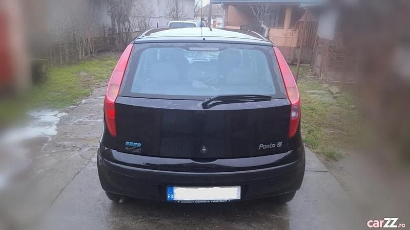 Second-hand Fiat Punto 80 CP (58 kW) 2001 Negru Hatchback