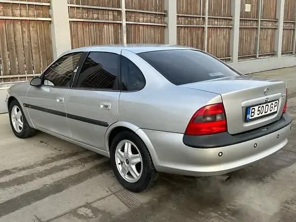 Second-hand Opel Vectra 90 CP (66 kW) 1999 Berlinǎ