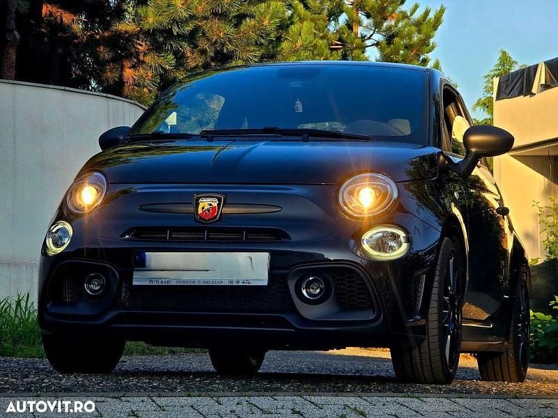 Negru Utilizat 2024 Abarth 695 Hatchback | 28.000 EUR - Imagine 1/4