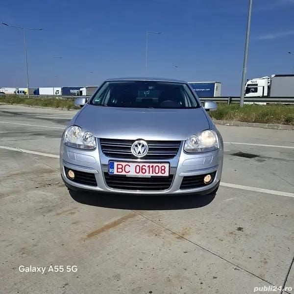 Utilizat 2009 VW Jetta Berlinǎ | 3.699 EUR (Preț bun) - Imagine 1/4