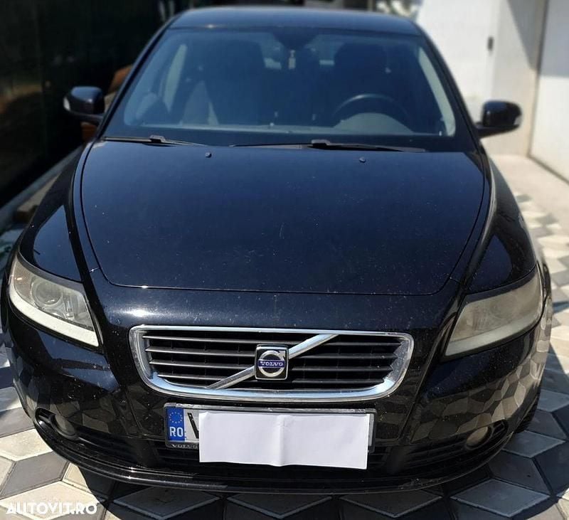 Culoarenegru Utilizat 2007 Volvo S40 Berlinǎ | 3.900 EUR (Super Preț) - Imagine 1/4