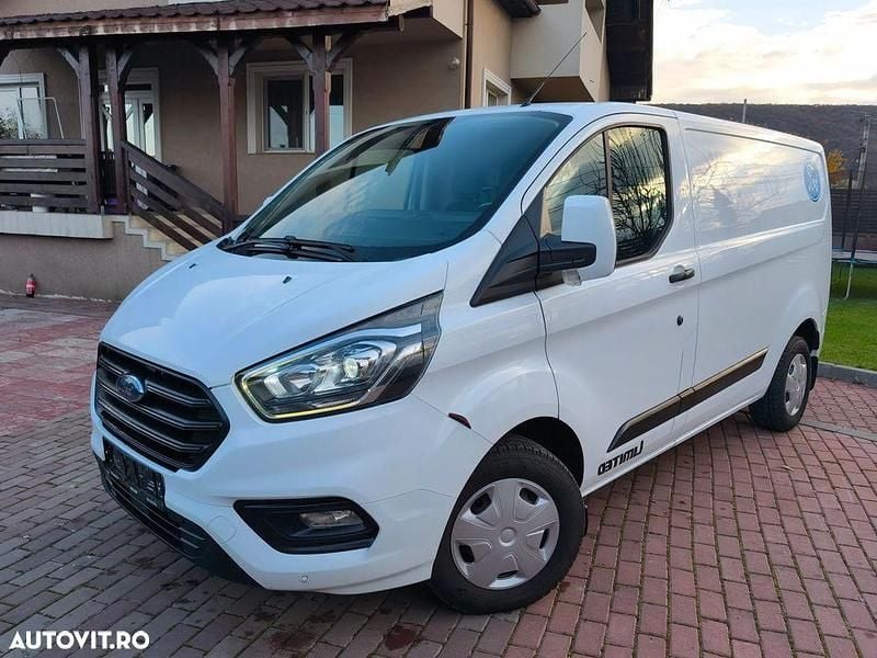Second-hand Ford Transit Custom 130 CP (95 kW) 2018 Culoarealb Monovolum