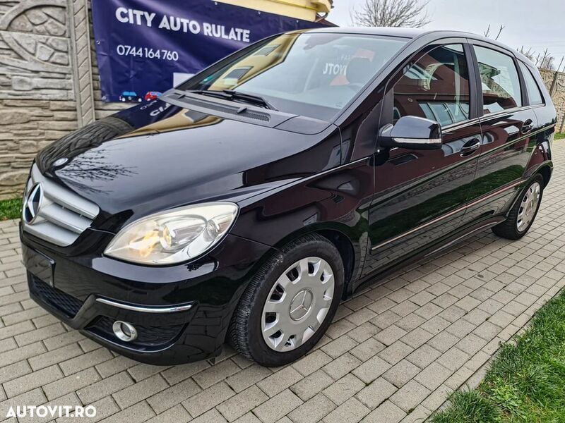 Negru Utilizat 2011 Mercedes B180 Monovolum | 3.890 EUR (Preț bun) - Imagine 1/4