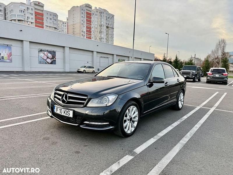 Second-hand Mercedes C250 204 CP (150 kW) 2012 Culoarenegru Berlinǎ