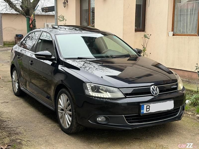Negru Utilizat 2014 VW Jetta Hybrid Berlinǎ | 6.800 EUR - Imagine 1/4