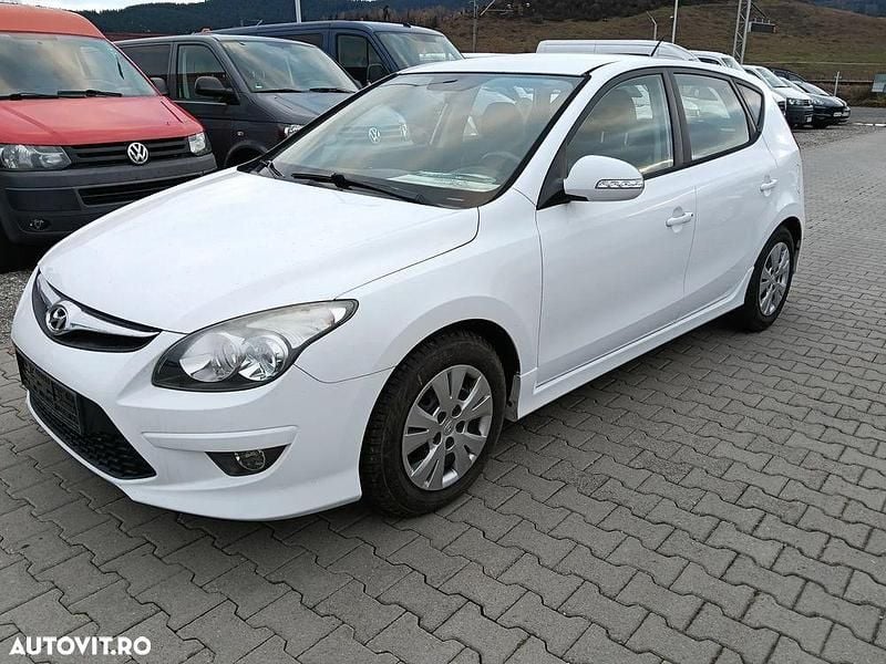 Culoarealb Utilizat 2011 Hyundai i30 Hatchback | 3.750 EUR (Preț OK) - Imagine 1/4