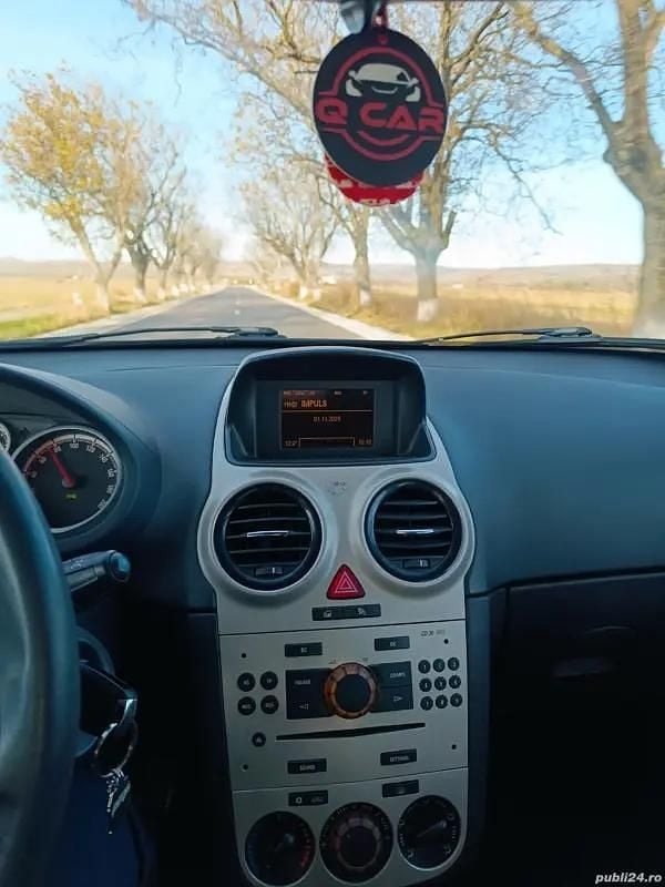 Second-hand Opel Corsa 80 CP (58 kW) 2007 Argintiu Berlinǎ