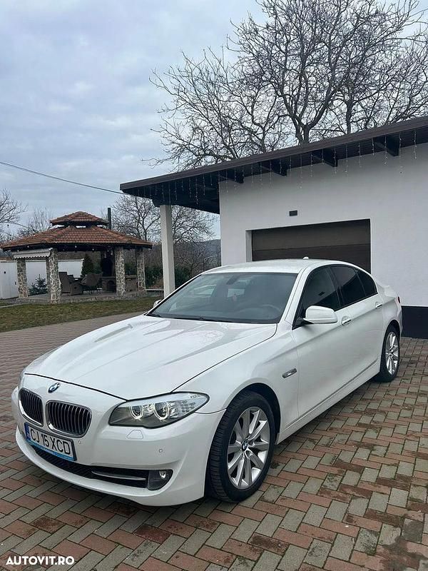 Second-hand BMW 525 Sport Line 218 CP (160 kW) 2012 Culoarealb Berlinǎ