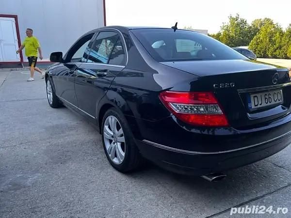 Second-hand Mercedes 220 170 CP (125 kW) 2009 Negru Berlinǎ