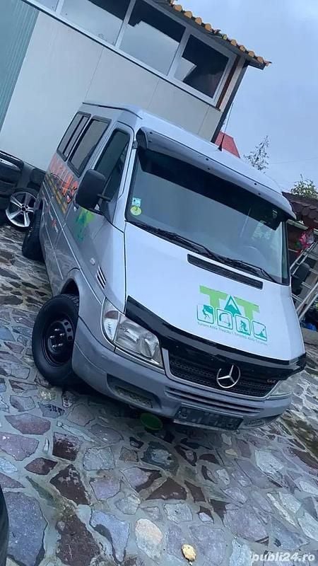 Second-hand 2005 Mercedes Sprinter Van | 7.500 EUR (Super Preț) - Imagine 1/4