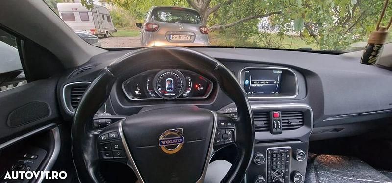 Culoarealb Utilizat 2015 Volvo V40 Break | 7.500 EUR (Puțin scump) - Imagine 1/4