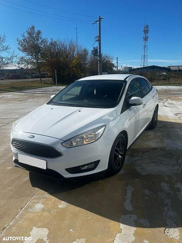 Second-hand Ford Focus Trend 100 CP (73 kW) 2015 Culoarealb Berlinǎ